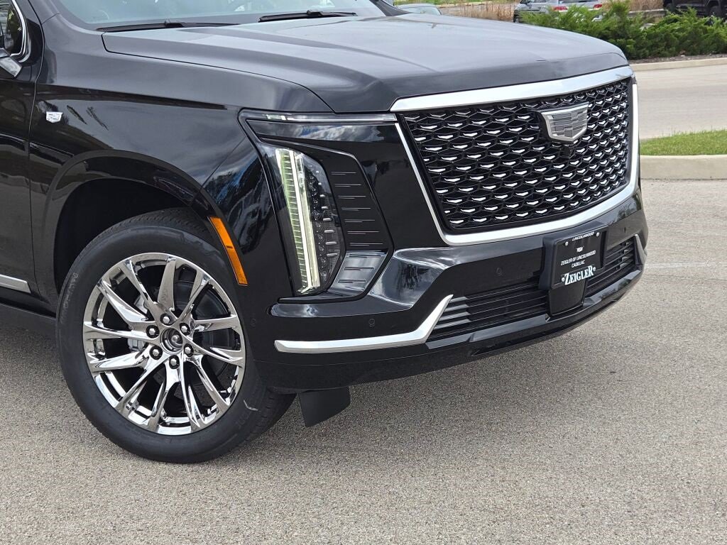 2026 Cadillac Escalade Luxury photo 2