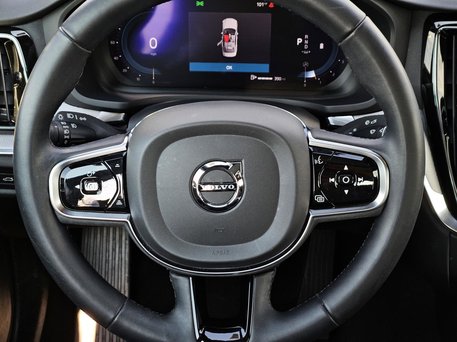 2024 Volvo S60 B5 AWD Plus Black Edition photo 31