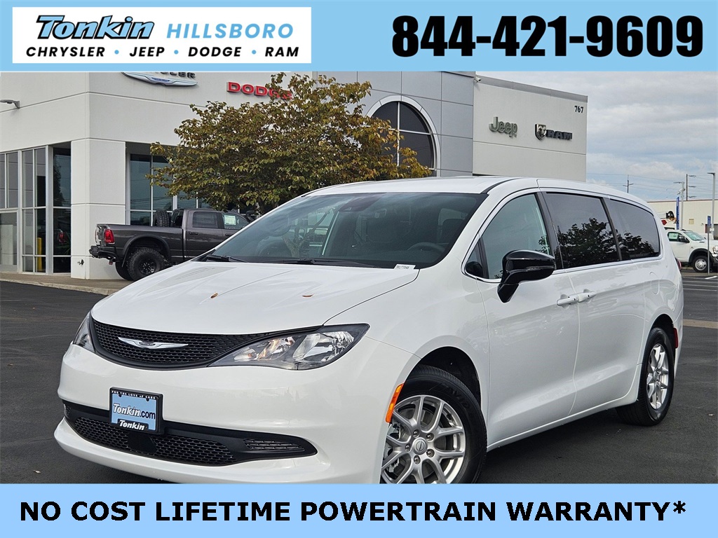 2026 Chrysler Voyager LX's photo