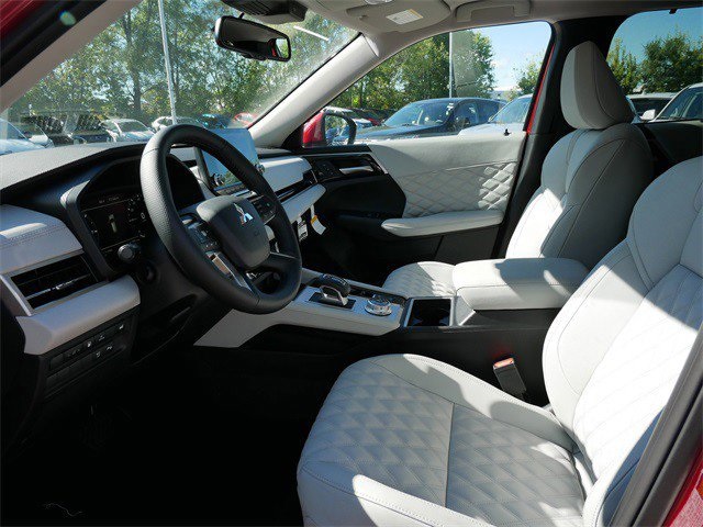 2025 Mitsubishi Outlander PHEV SEL Black Edition photo 4