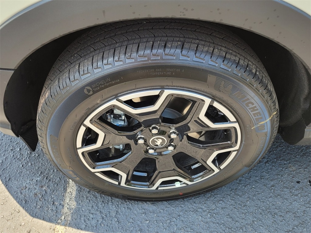 2025 Ford Bronco Sport Outer Banks photo 15