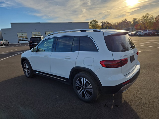 2026 Mercedes Benz GLB 250 4MATIC photo 4