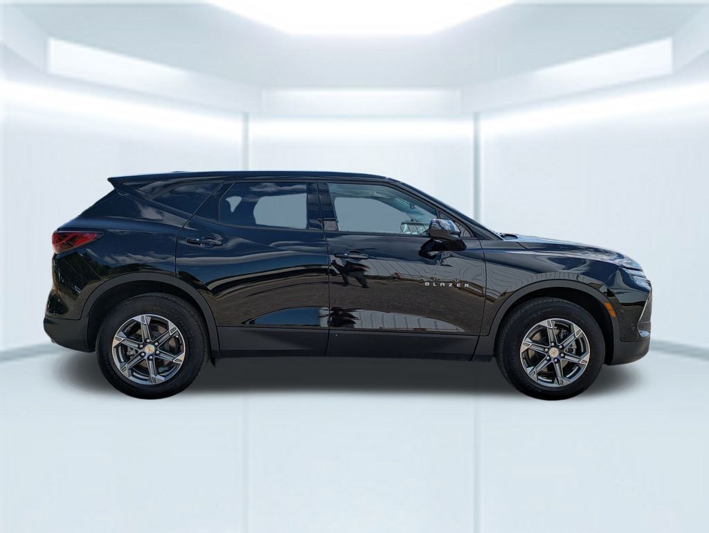 2023 Chevrolet Blazer 2LT photo 5