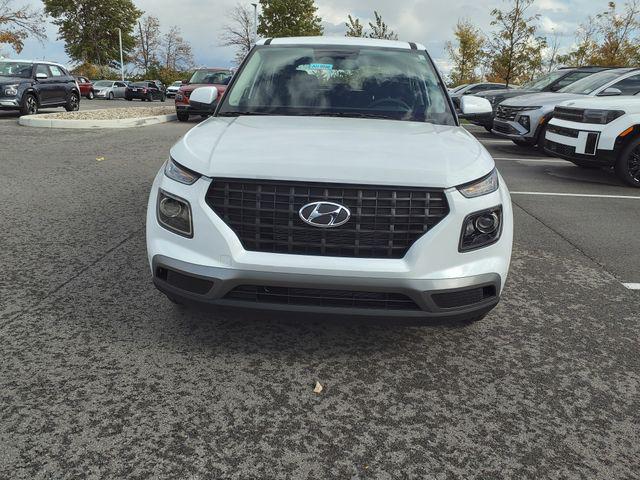 2026 Hyundai Venue SE photo 3