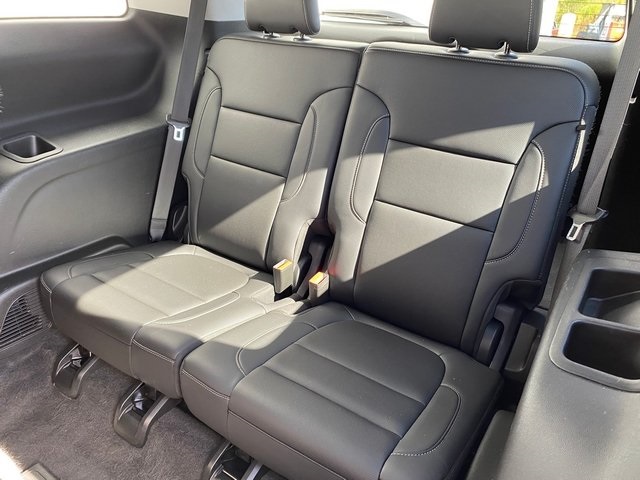 2023 Gmc Acadia SLT photo 18