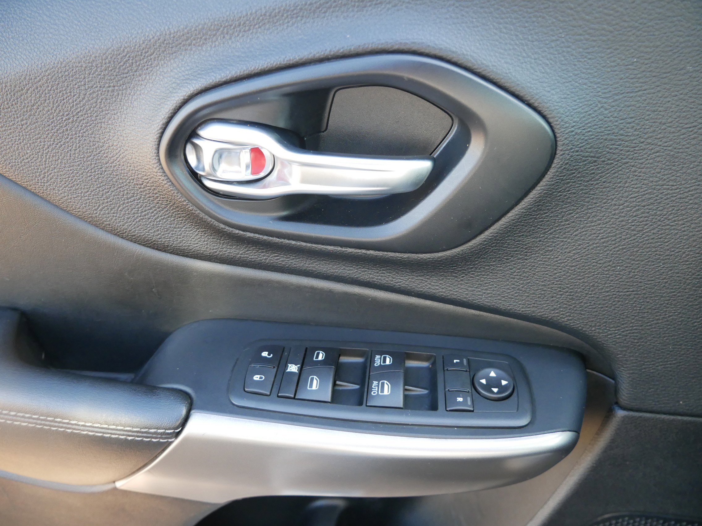 2021 Jeep Cherokee Altitude Latitude Lux photo 19