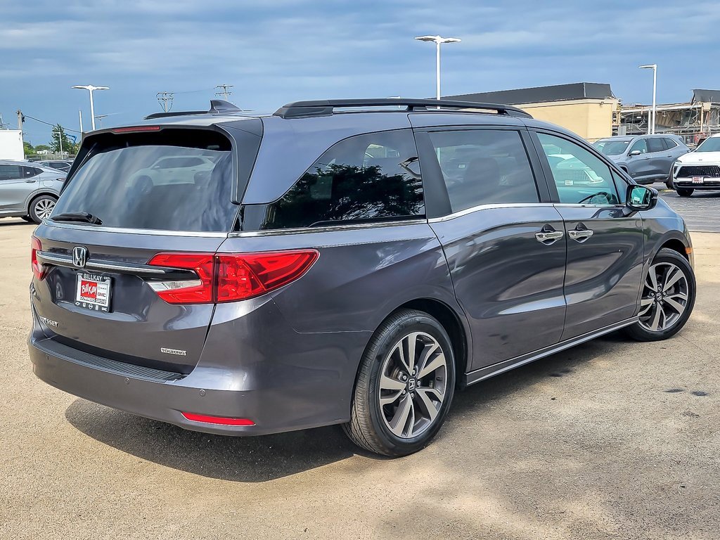2023 Honda Odyssey Touring photo 2