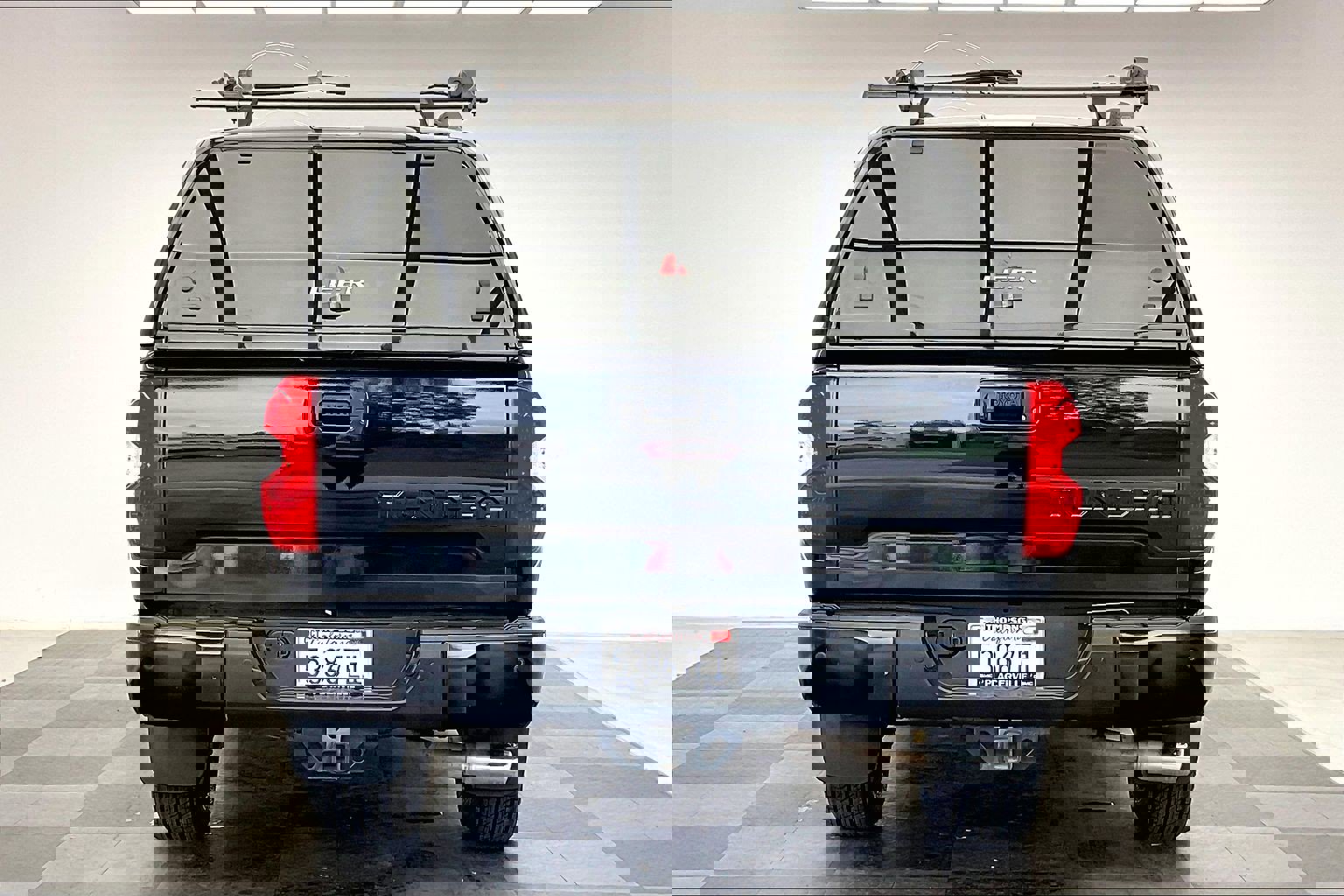 2016 Toyota Tundra Limited CrewMax photo 3