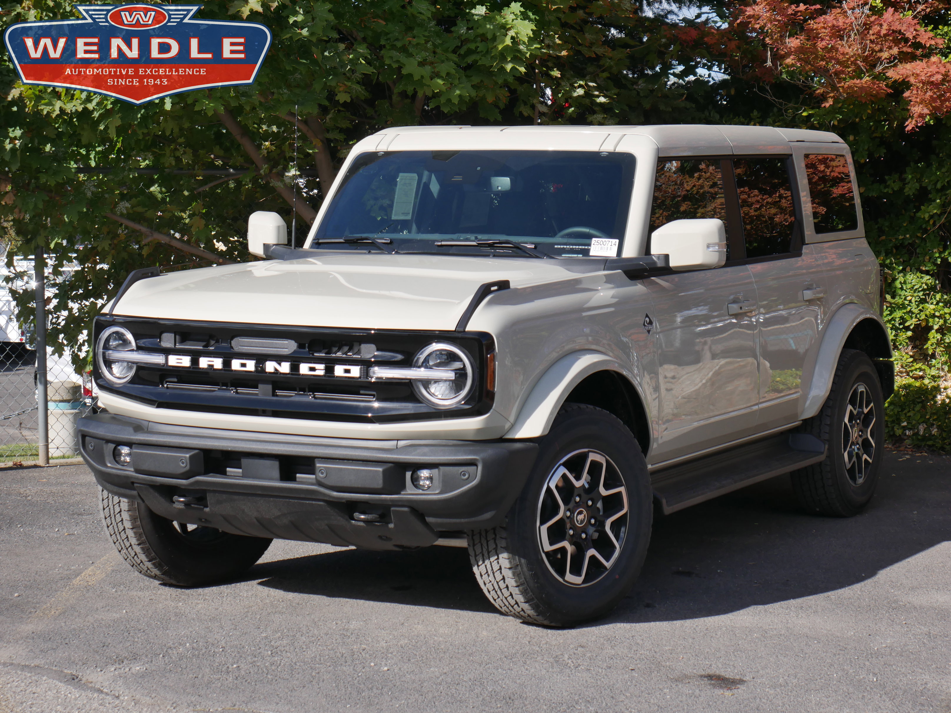 2025 Ford Bronco 4-Door Outer Banks's photo