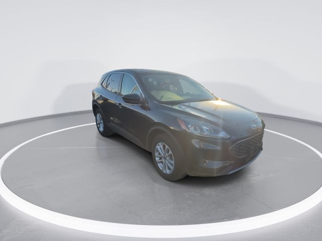 Used 2021 Ford Escape SE with VIN 1FMCU9G67MUA80794 for sale in Euclid, OH