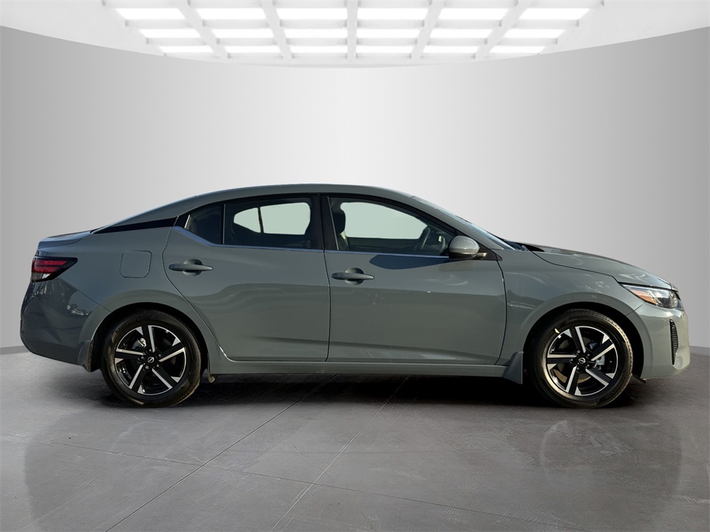 2025 Nissan Sentra SV photo 4