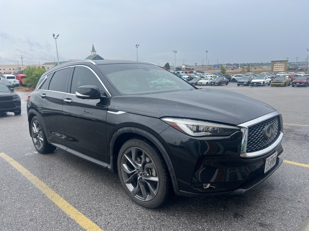 2019 Infiniti QX50 Essential photo 2