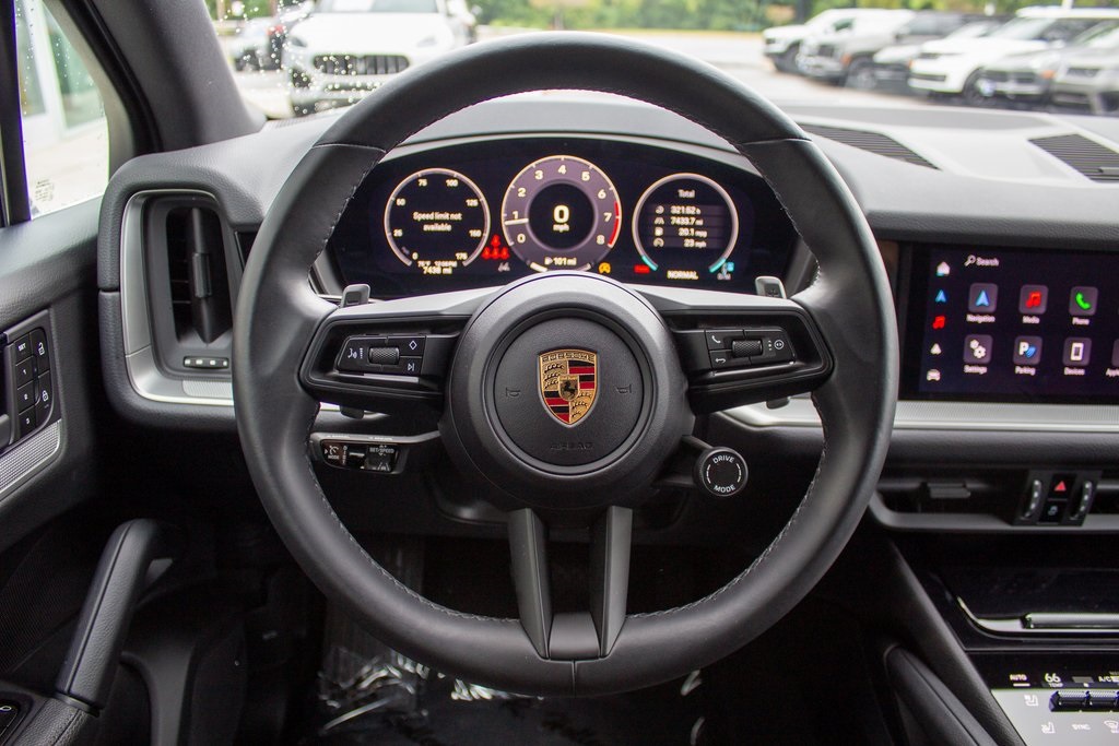 2024 Porsche Cayenne Base photo 14