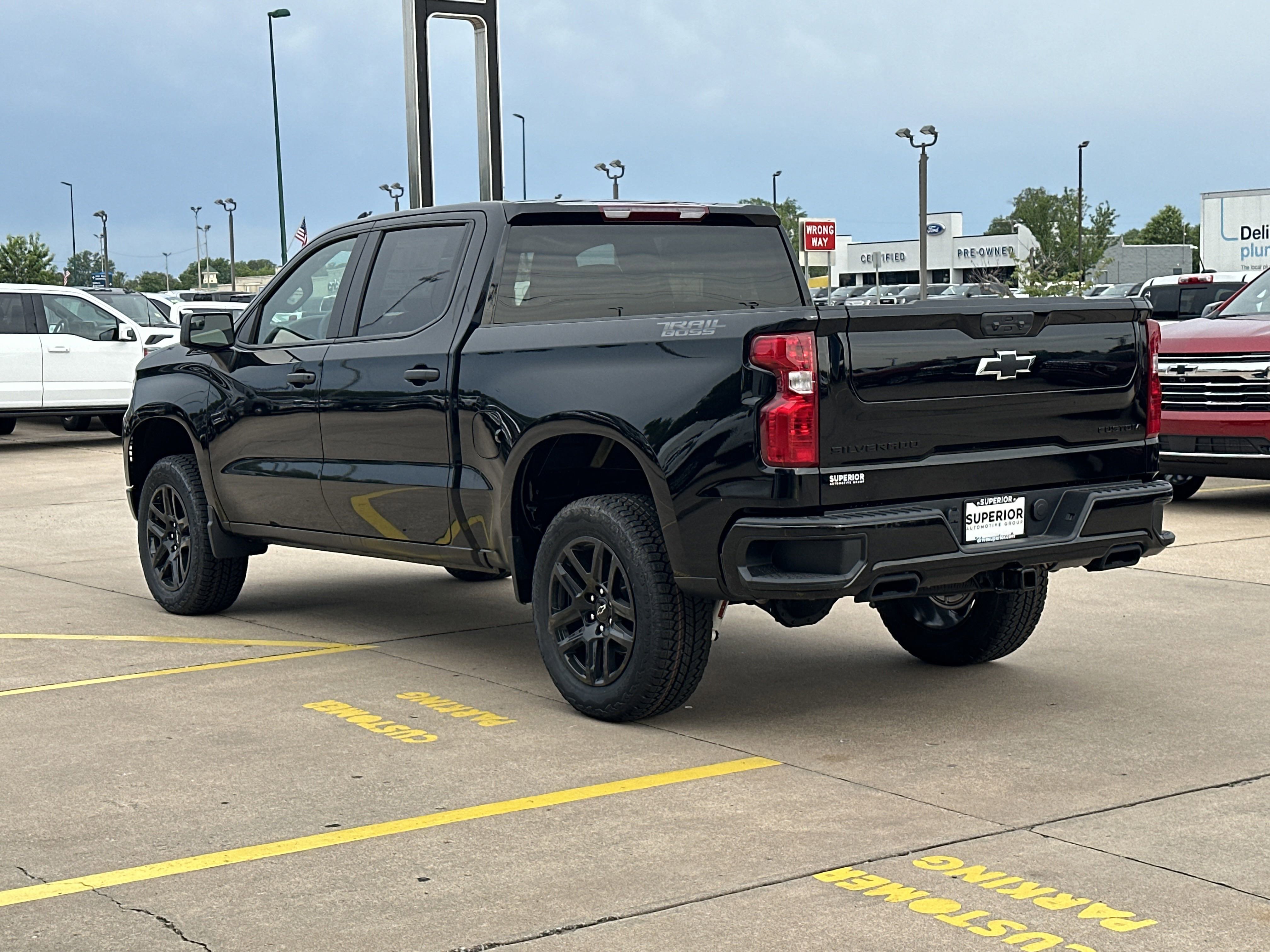 2025 Chevrolet Silverado 1500 Custom Trail Boss photo 5