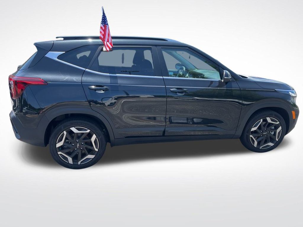 2024 Kia Seltos SX photo 4