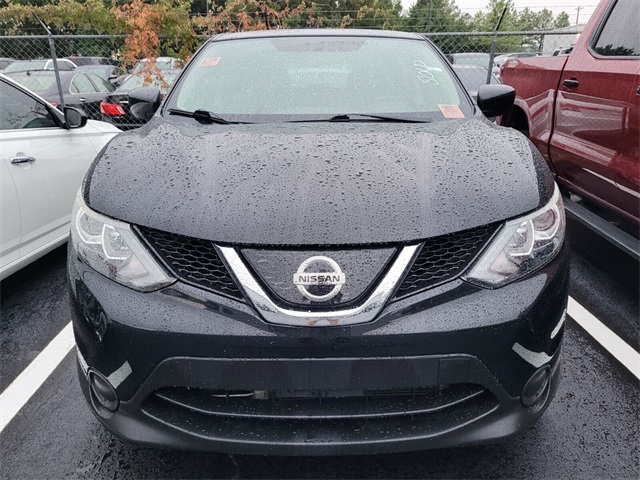 2019 Nissan Rogue Sport S photo 2