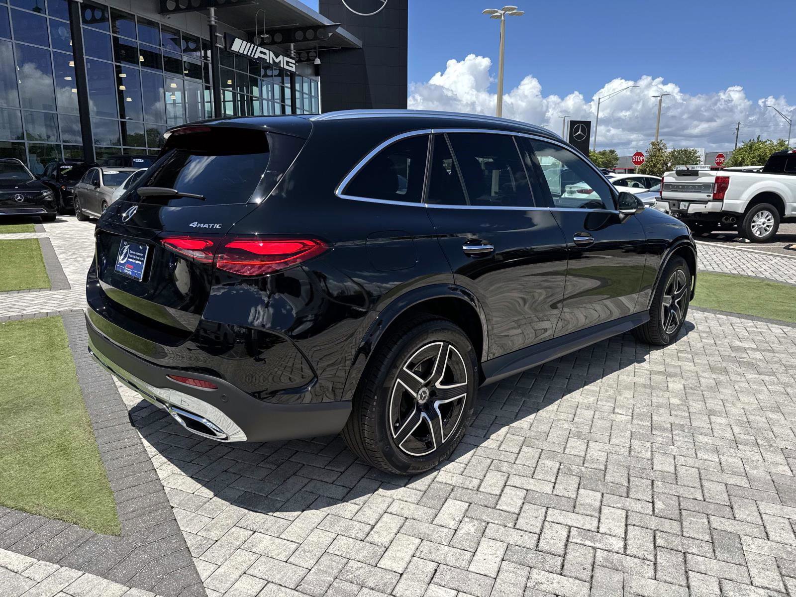 2026 Mercedes Benz GLC 300 4MATIC photo 3