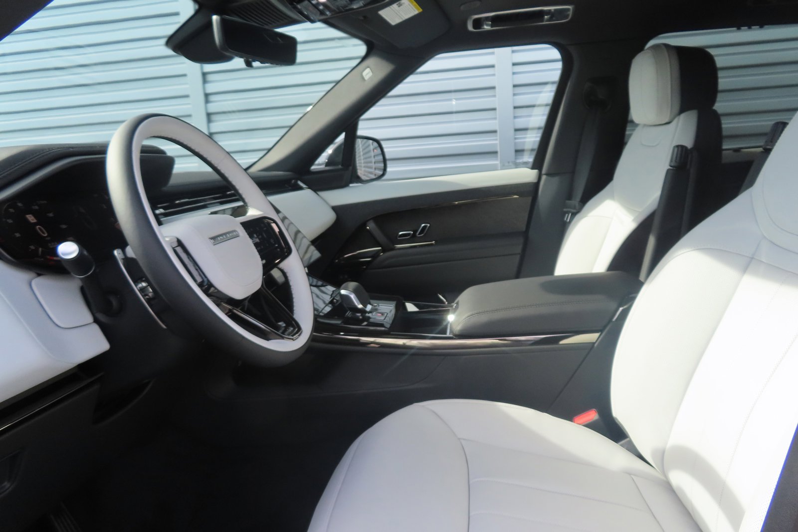 2024 Land Rover Range Rover Sport SE photo 15