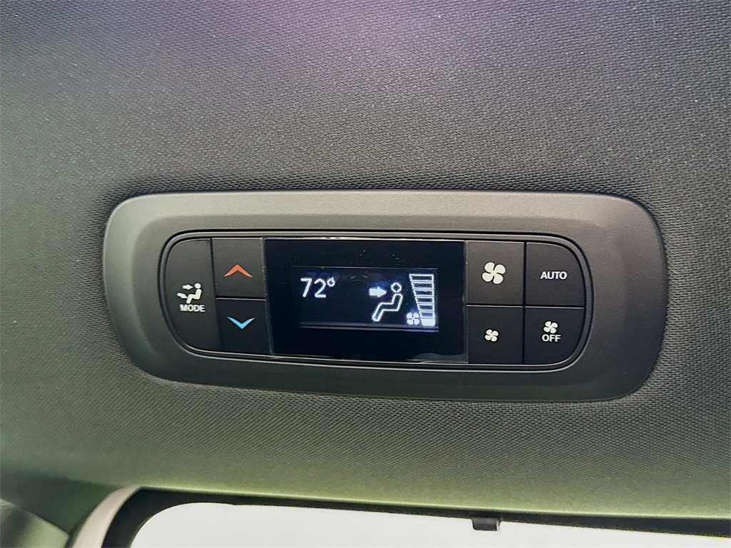 2025 Chrysler Pacifica photo 22