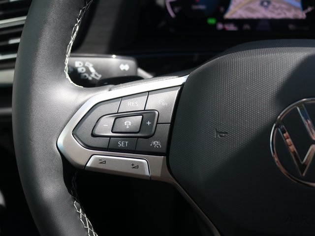 2025 Volkswagen Atlas SEL photo 16