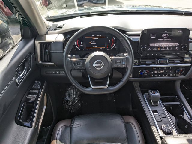 2023 Nissan Pathfinder Platinum photo 14