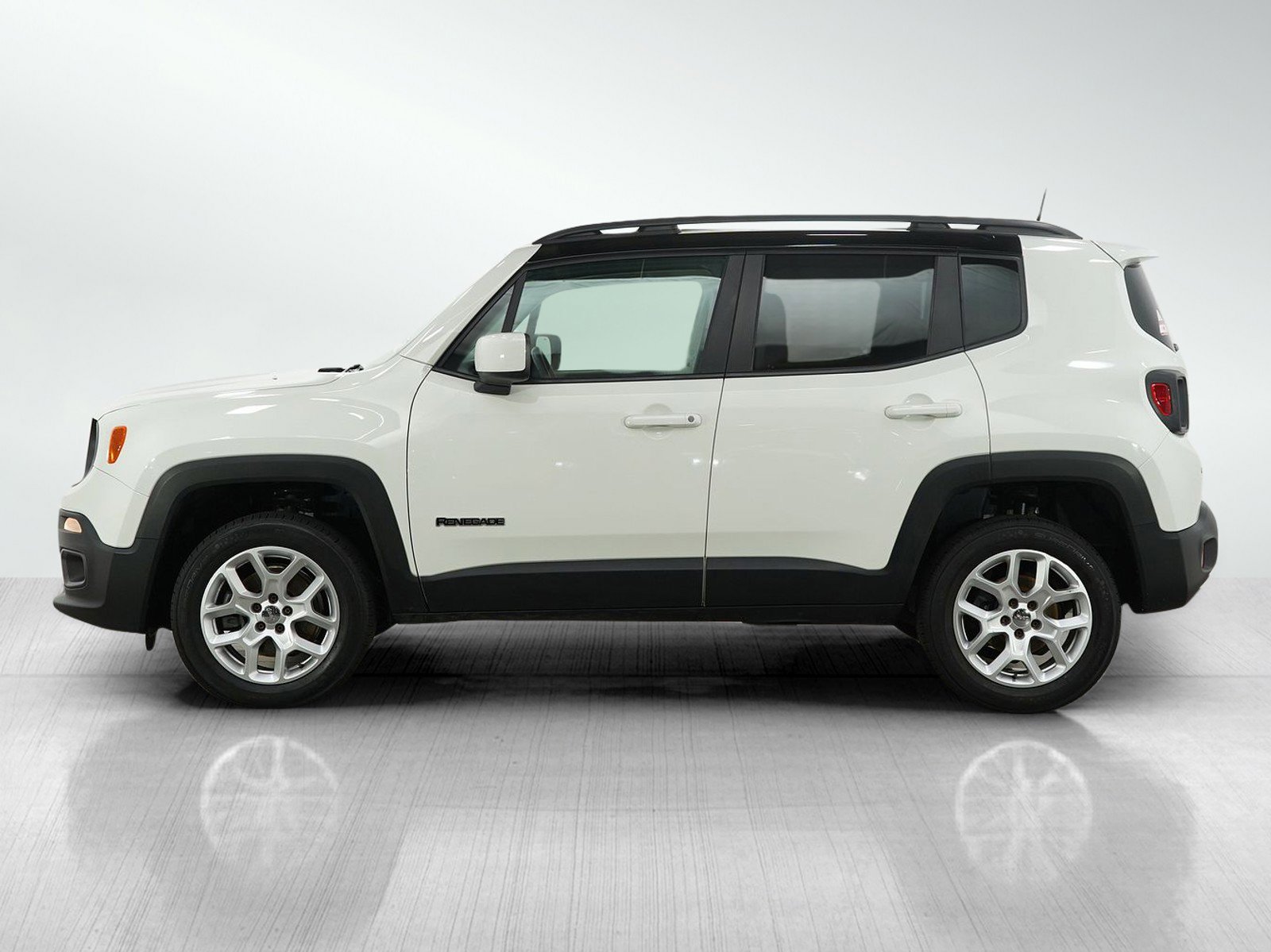 Used 2015 Jeep Renegade Latitude with VIN ZACCJBBTXFPB51752 for sale in Minneapolis, Minnesota
