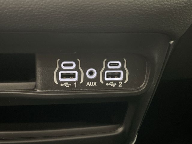 2025 Chrysler Pacifica photo 21