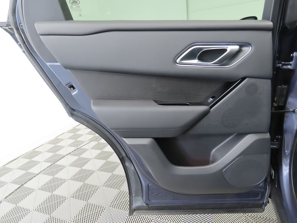 2026 Land Rover Range Rover Velar SE photo 25