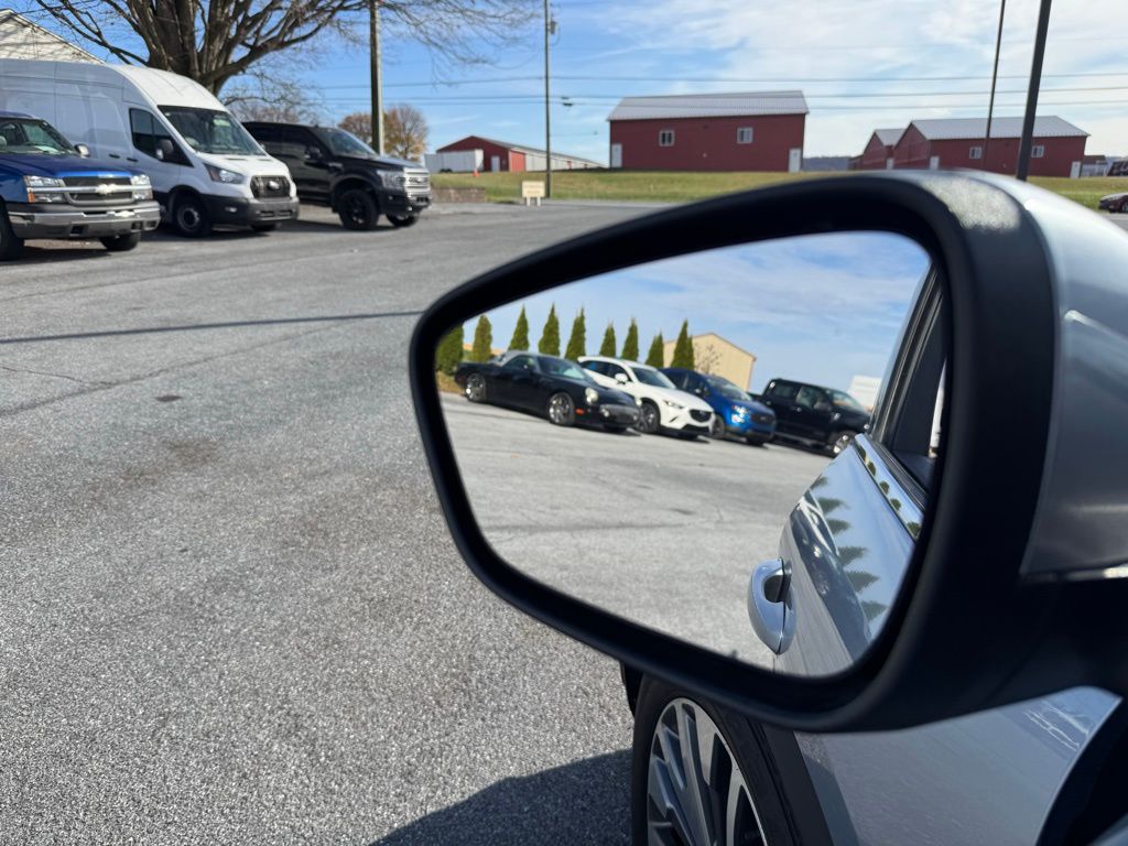 2022 Ford Escape Titanium photo 4