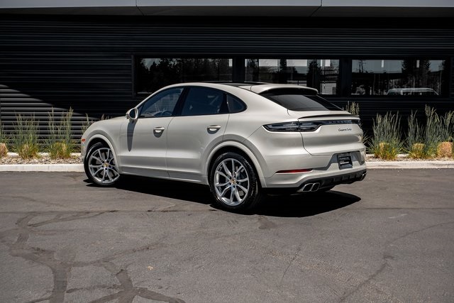 2023 Porsche Cayenne Coupe Turbo photo 3