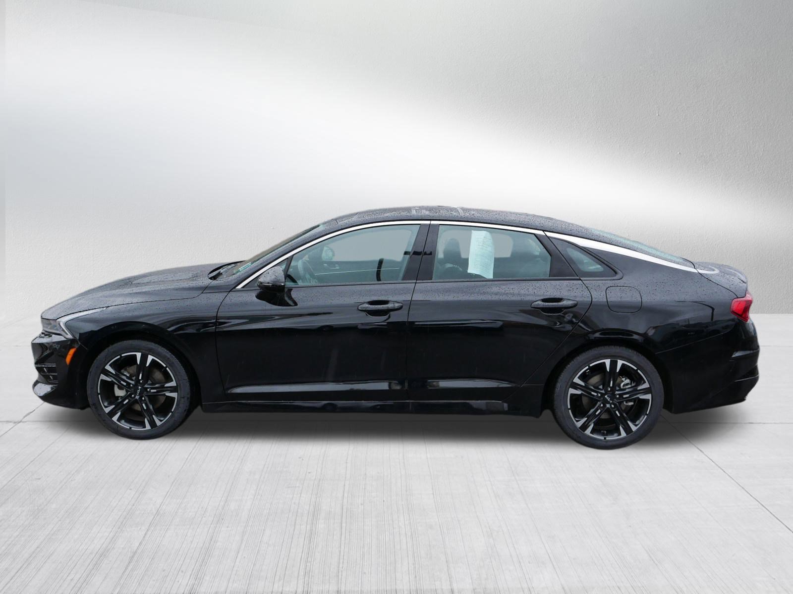 2024 Kia K5 GT-Line photo 3