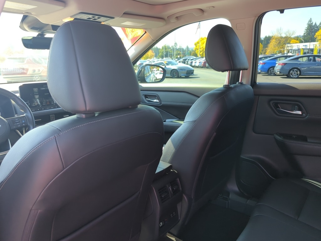 2022 Nissan Rogue SL photo 18