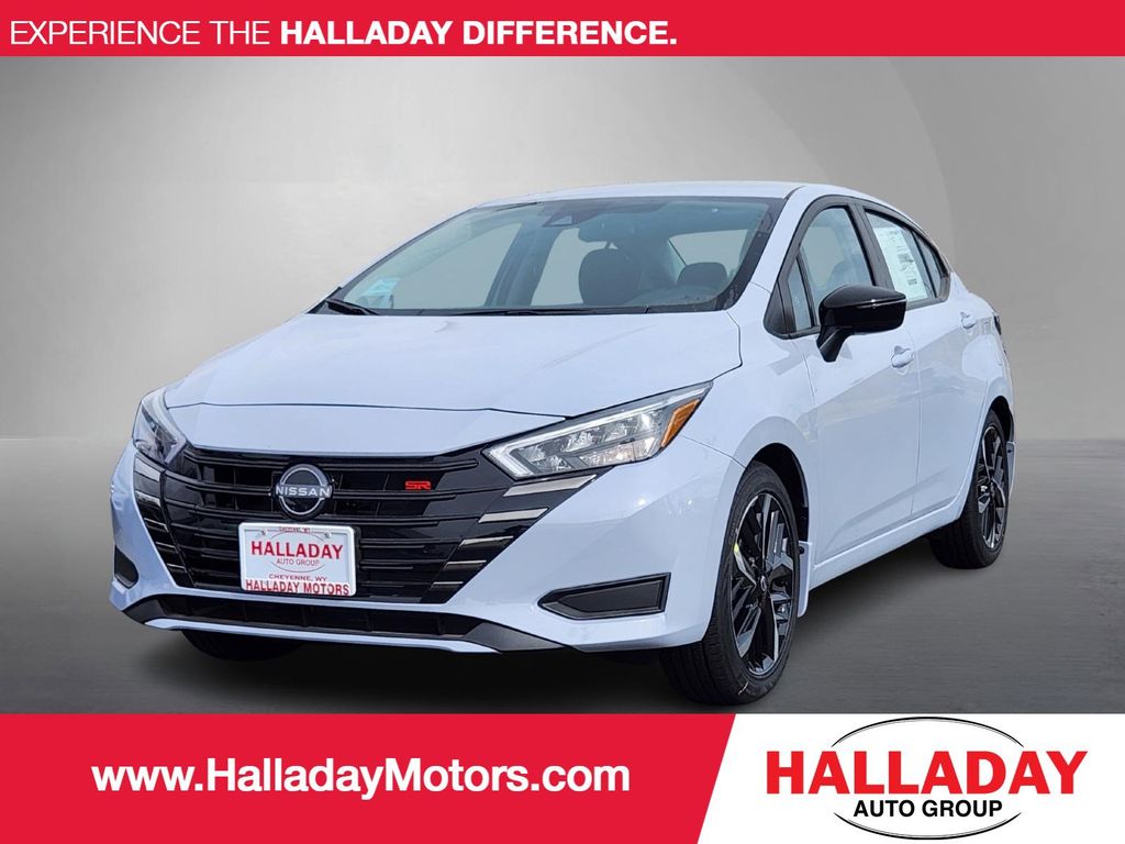 2025 Nissan Versa Sedan SR's photo