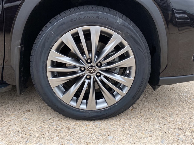 2021 Toyota Highlander Platinum photo 9