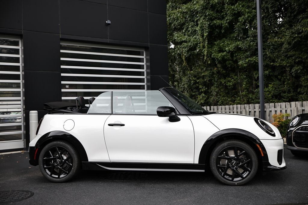 2026 Mini Cooper Convertible Iconic photo 4