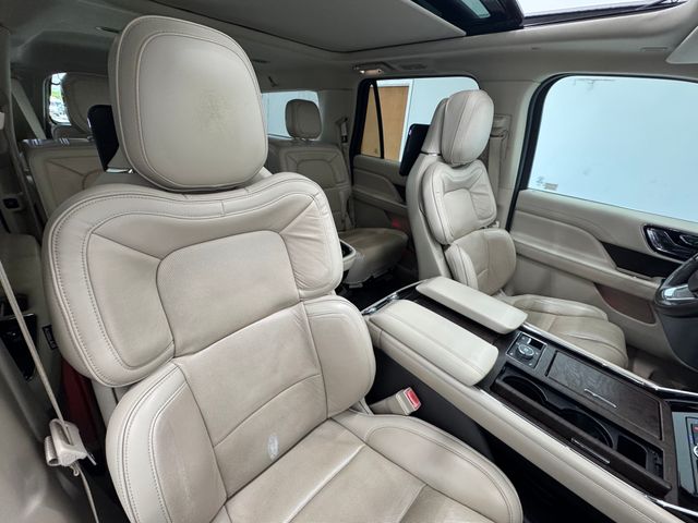 2019 Lincoln Navigator L Reserve photo 37