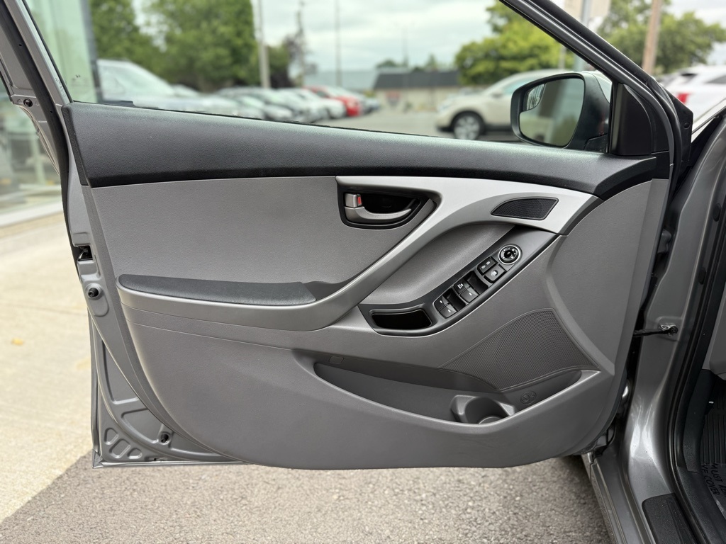 2014 Hyundai Elantra SE photo 13