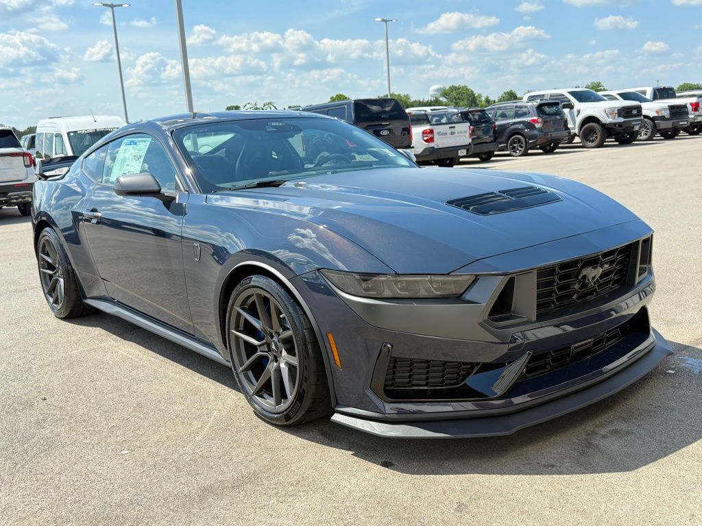 2025 Ford Mustang Dark Horse Premium photo 2