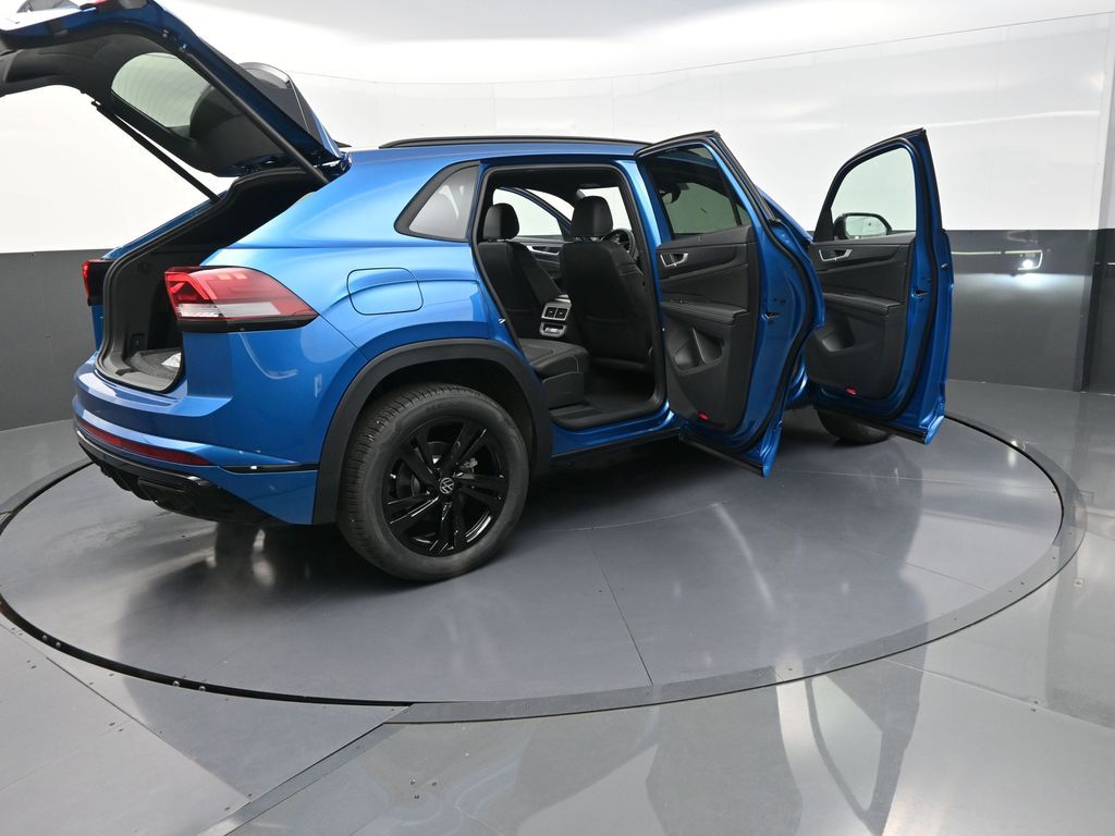 2025 Volkswagen Atlas Cross Sport SEL R-Line photo 32
