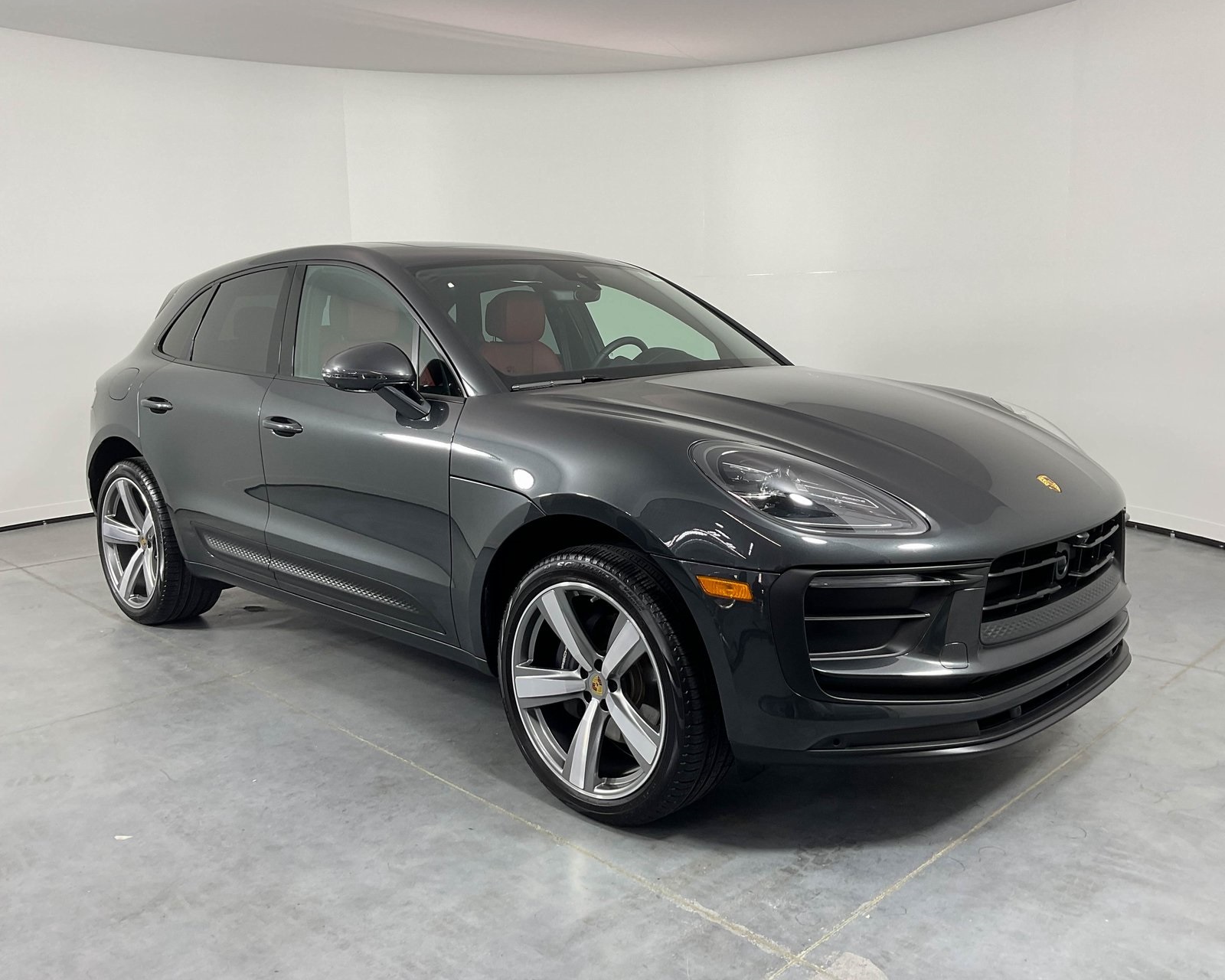 2024 Porsche Macan S photo 9