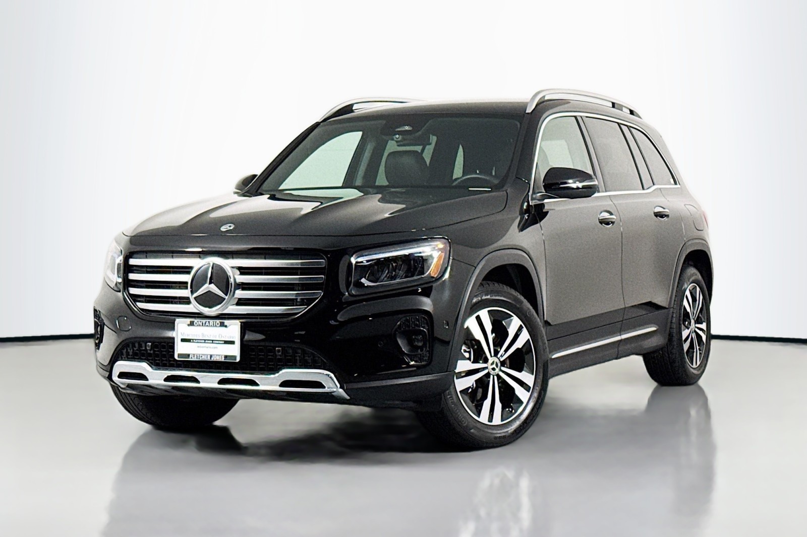 2025 Mercedes-Benz GLB Base's photo