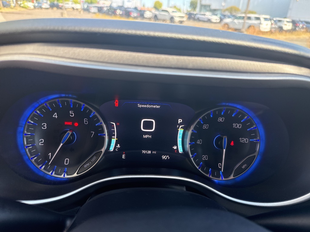 2023 Chrysler Pacifica Touring L photo 32