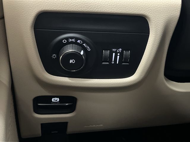 2024 Jeep Grand Cherokee Limited photo 23