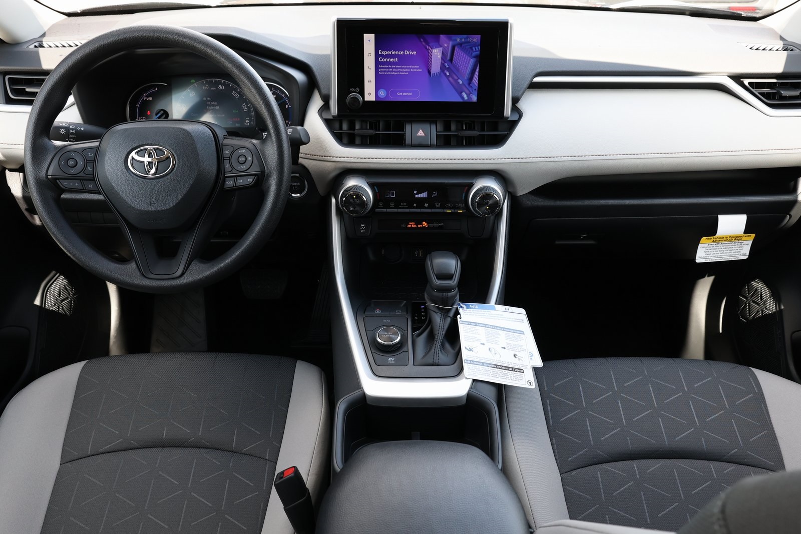 2025 Toyota RAV4 Hybrid XLE photo 2