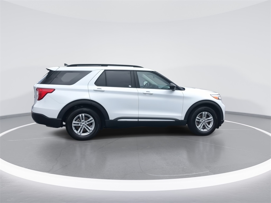 2024 Ford Explorer XLT photo 9