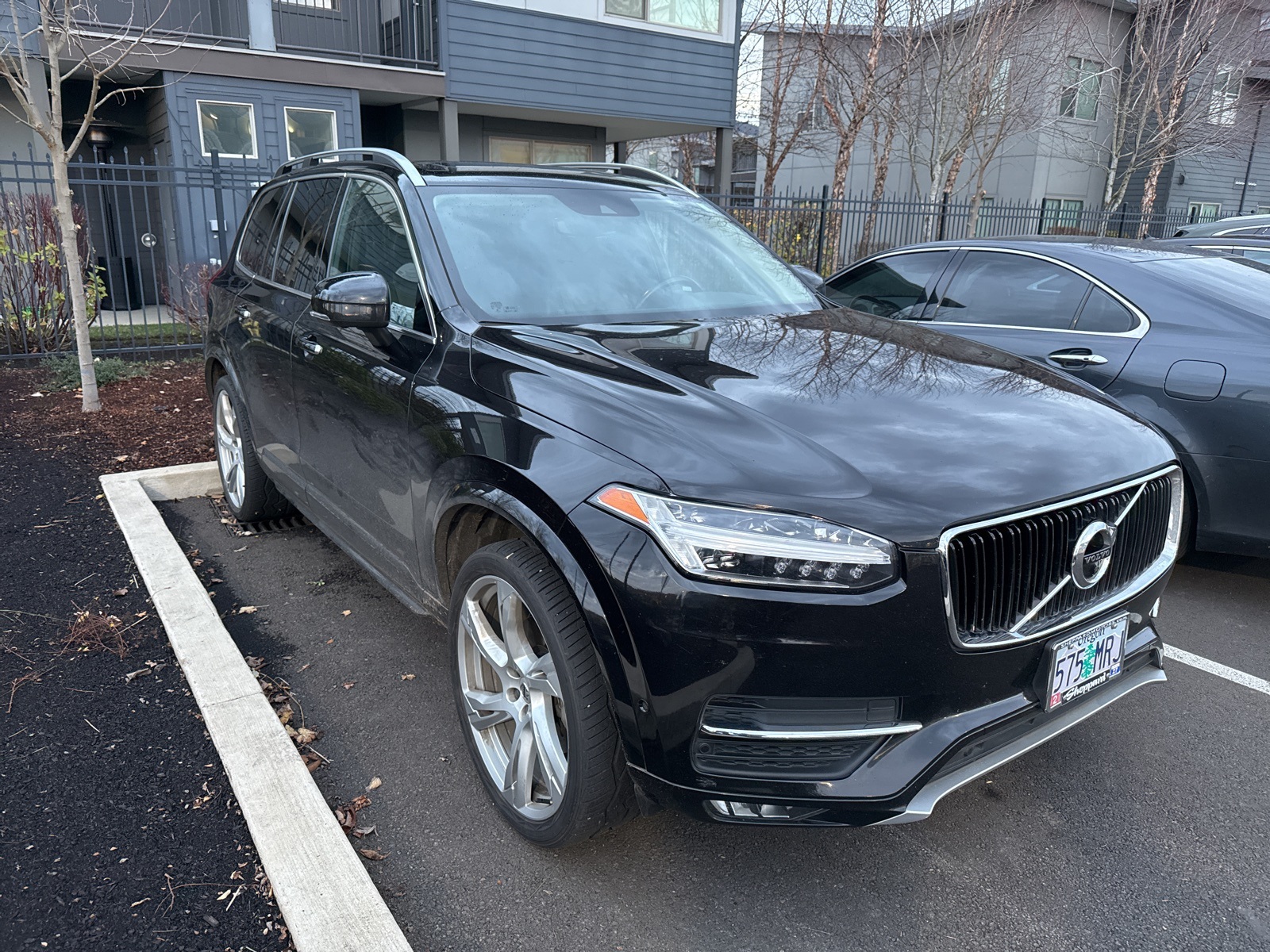 2018 Volvo XC90 Momentum's photo