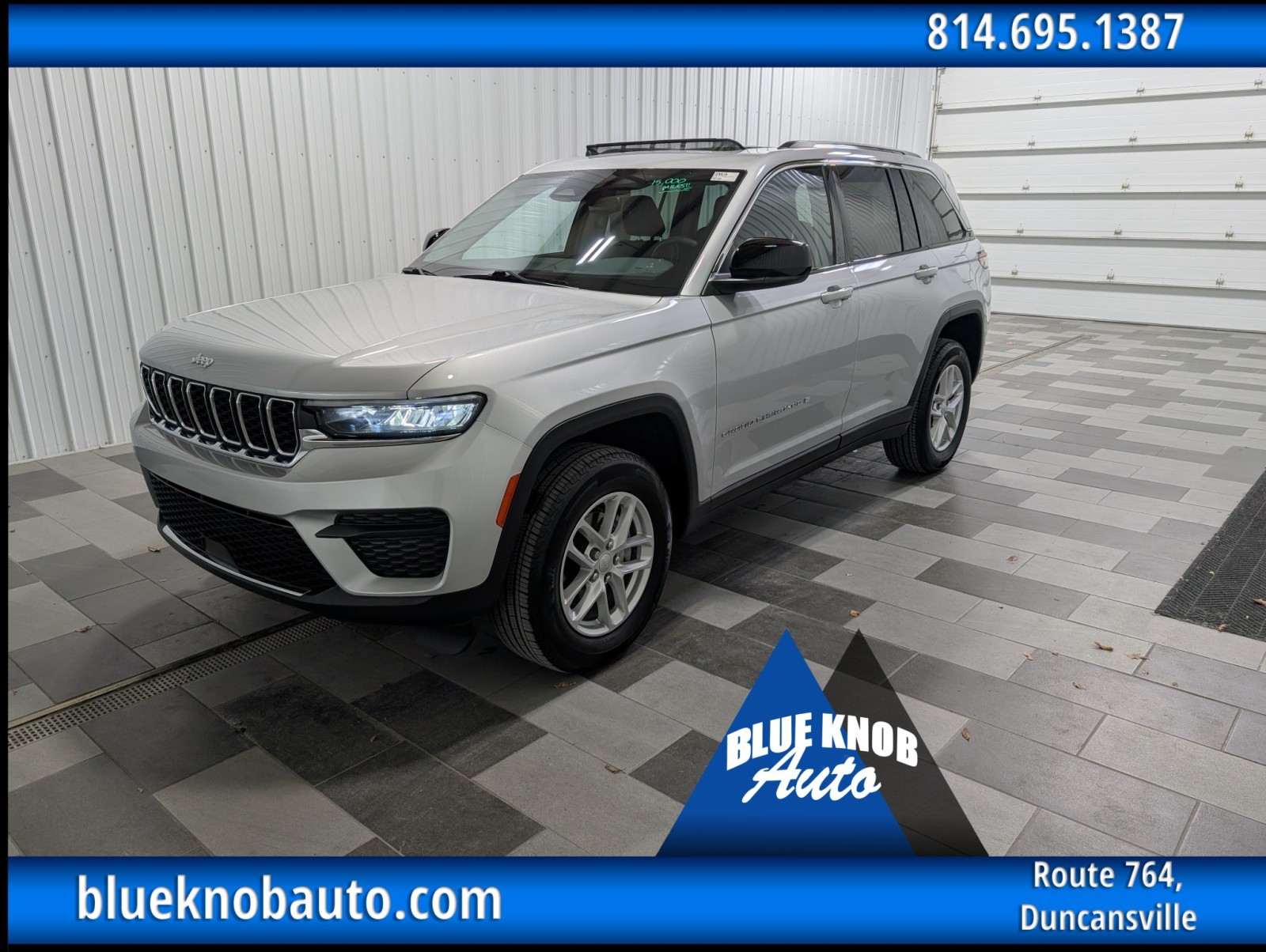 2023 Jeep Grand Cherokee Laredo's photo