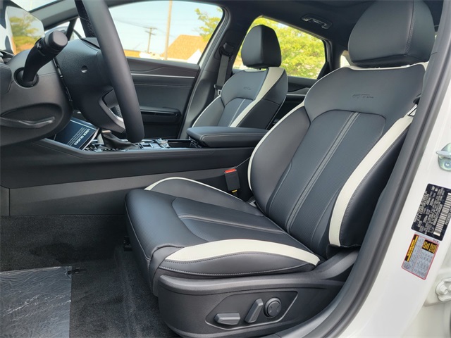 2026 Kia K5 GT-Line photo 13