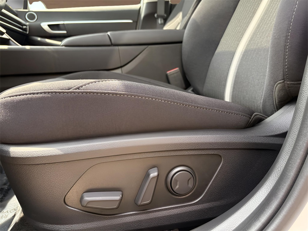 2025 Hyundai Sonata SEL Convenience photo 14