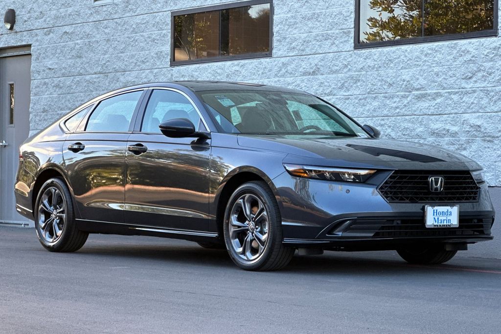2025 Honda Accord Hybrid EX-L photo 2